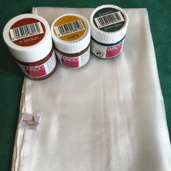 Seidenschal mit Farben curry graugrün hellbraun