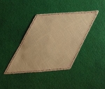 Rhombus Anhäkeldeckchen mit Lochrand